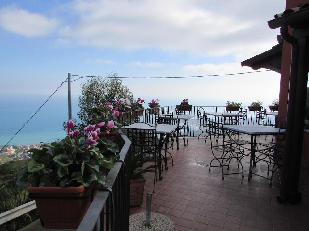 Casale Di Caterina Guest House ตาออร์มินา ภายนอก รูปภาพ