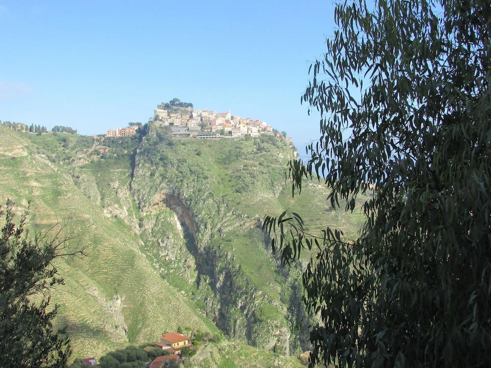 Casale Di Caterina Guest House ตาออร์มินา ภายนอก รูปภาพ