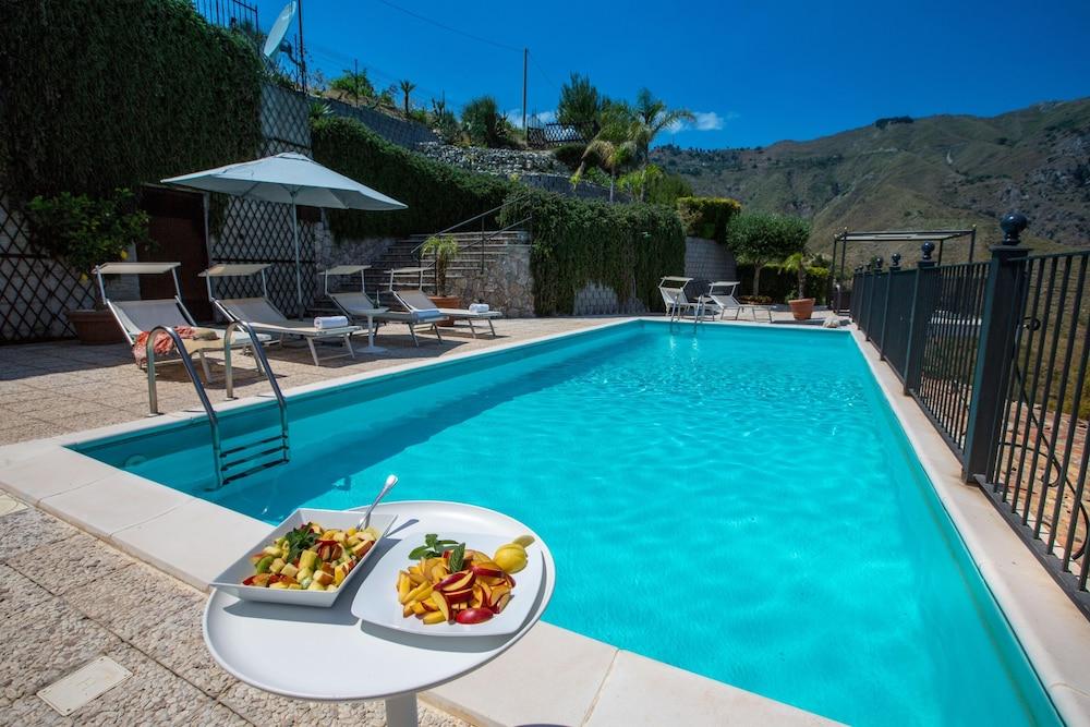 Casale Di Caterina Guest House ตาออร์มินา ภายนอก รูปภาพ