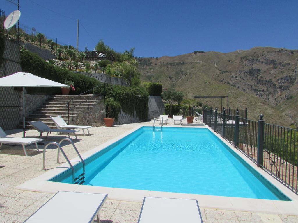 Casale Di Caterina Guest House ตาออร์มินา ภายนอก รูปภาพ
