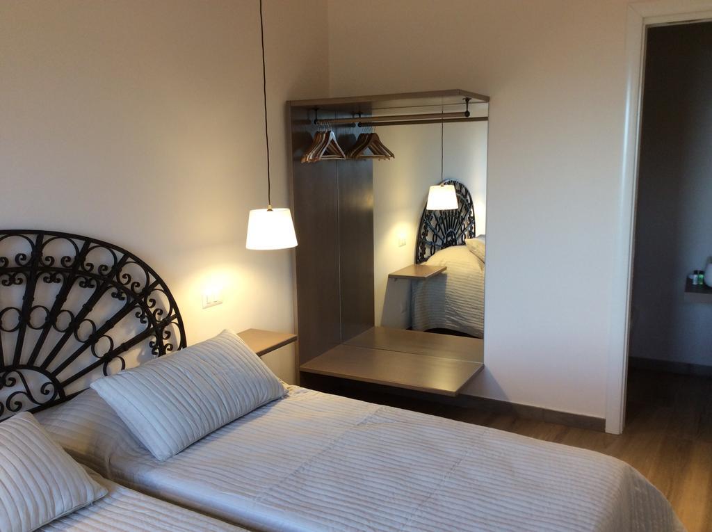 Casale Di Caterina Guest House ตาออร์มินา ห้อง รูปภาพ