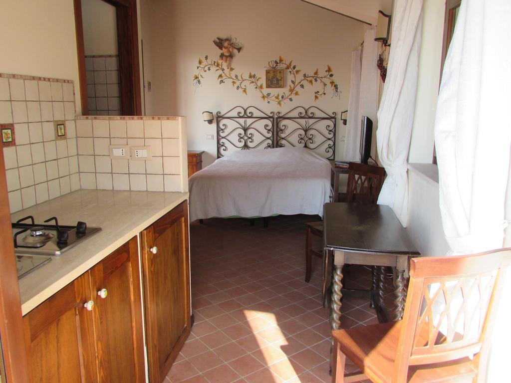 Casale Di Caterina Guest House ตาออร์มินา ห้อง รูปภาพ