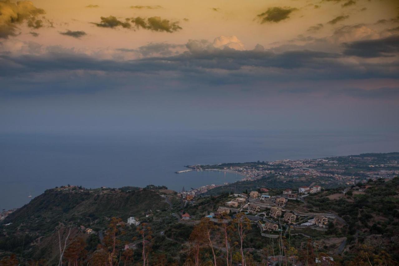 Casale Di Caterina Guest House ตาออร์มินา ภายนอก รูปภาพ
